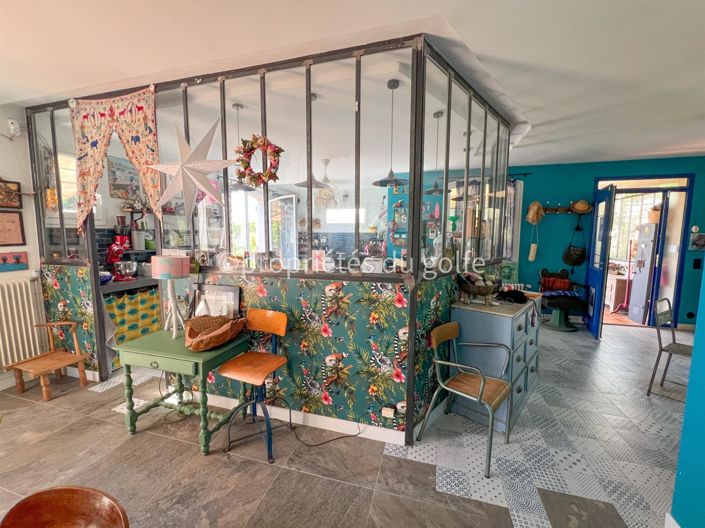 Image No.9-5 Bed House for sale