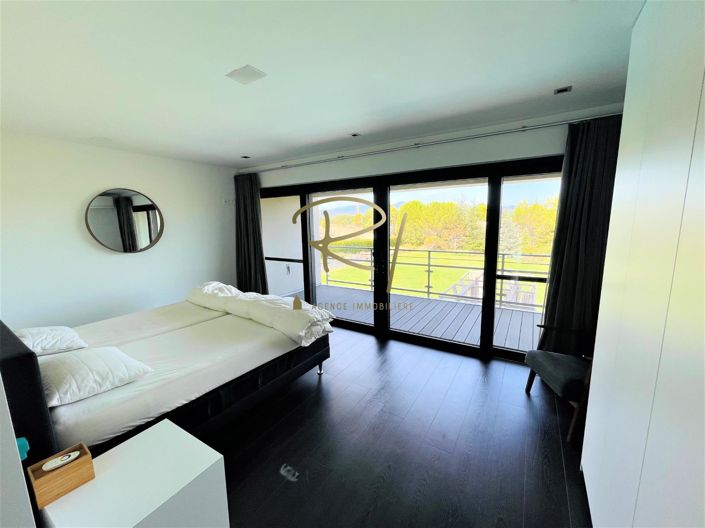 Image No.6-6 Bed House for sale