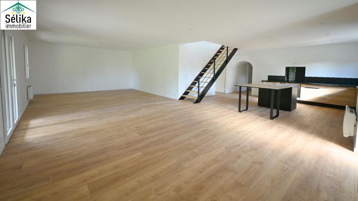 Image No.4-4 Bed House for sale