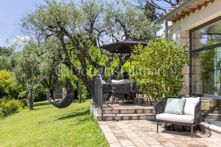 Image No.7-5 Bed House for sale