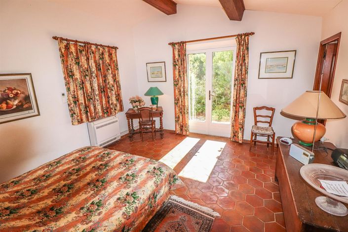 Image No.18-3 Bed House for sale