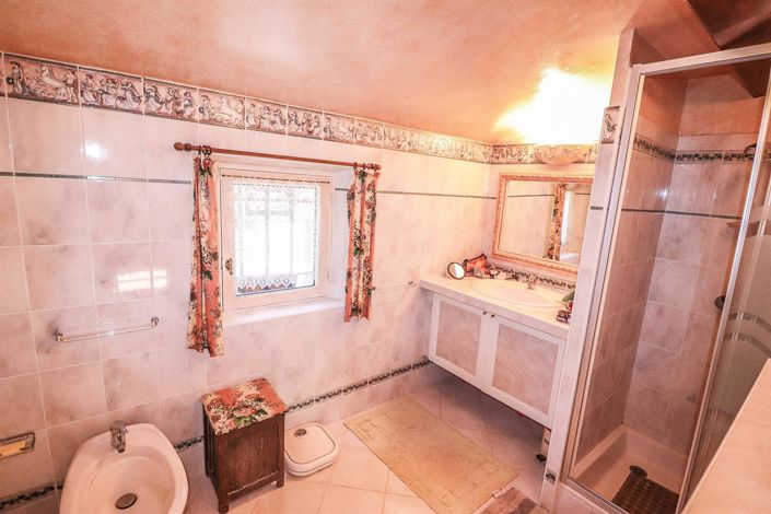 Image No.33-3 Bed House for sale