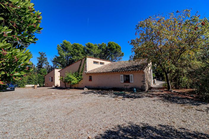 Image No.8-3 Bed House for sale