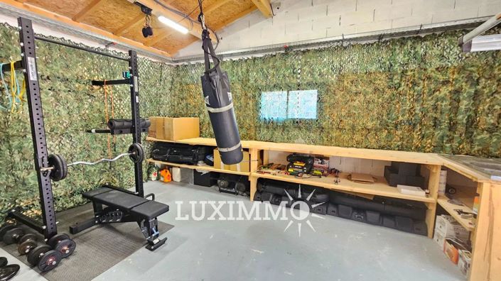 Image No.10-3 Bed House for sale