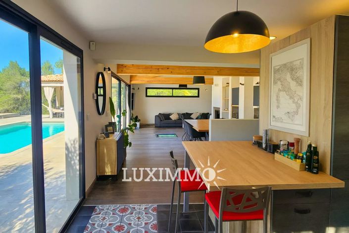 Image No.6-3 Bed House for sale