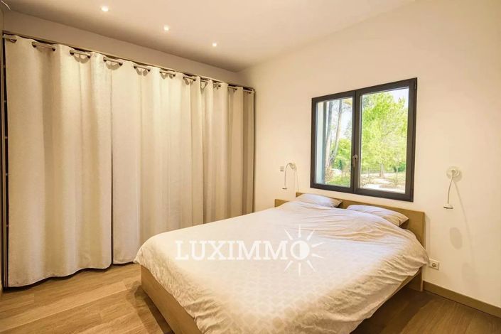 Image No.7-3 Bed House for sale