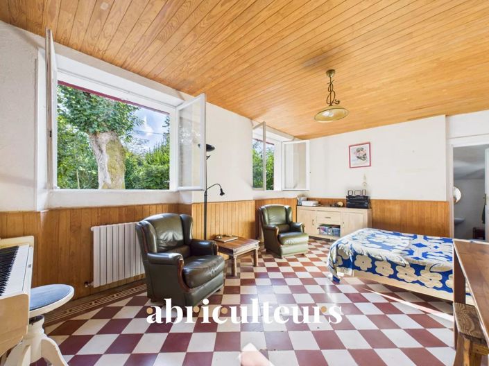 Image No.10-6 Bed House for sale