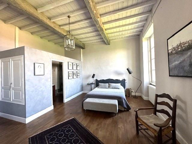 Image No.17-5 Bed Property for sale