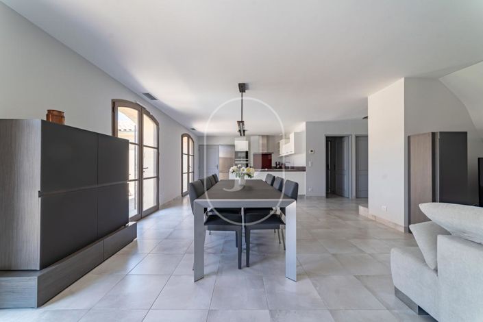 Image No.4-4 Bed House for sale