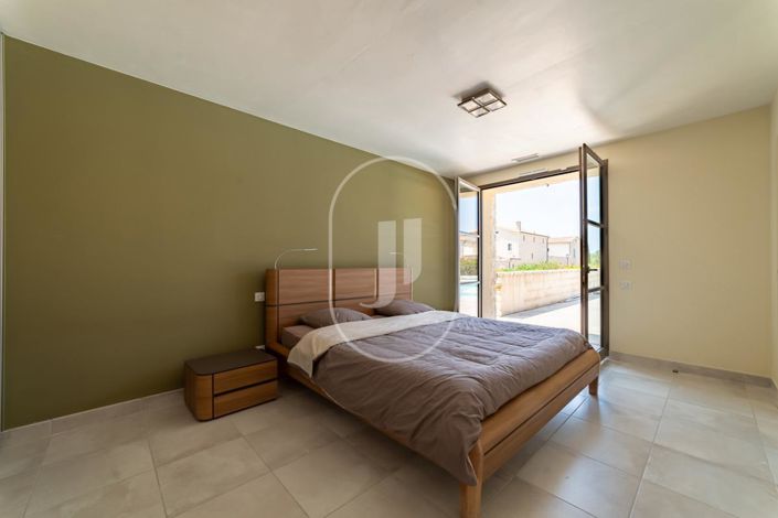 Image No.6-4 Bed House for sale