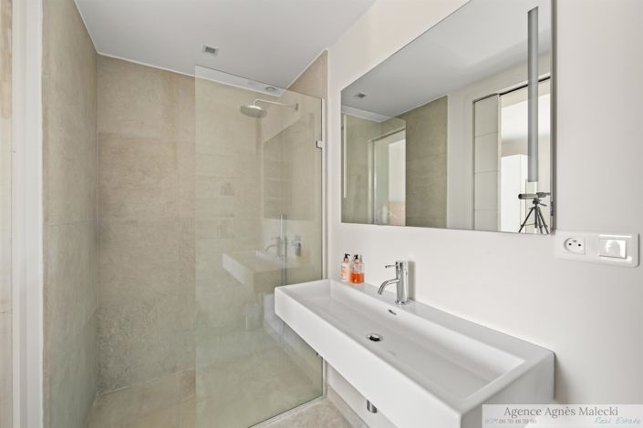 Image No.17-5 Bed House for sale