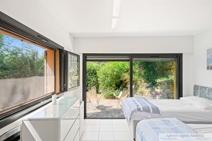 Image No.24-5 Bed House for sale