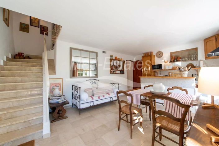 Image No.10-5 Bed House for sale