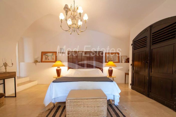 Image No.14-5 Bed House for sale