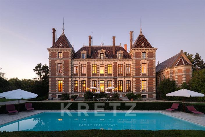 Image No.1-Propriété de 16 chambres à vendre à Mâcon