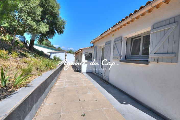 Image No.17-3 Bed House for sale