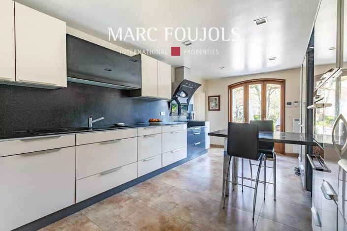 Image No.11-6 Bed House for sale