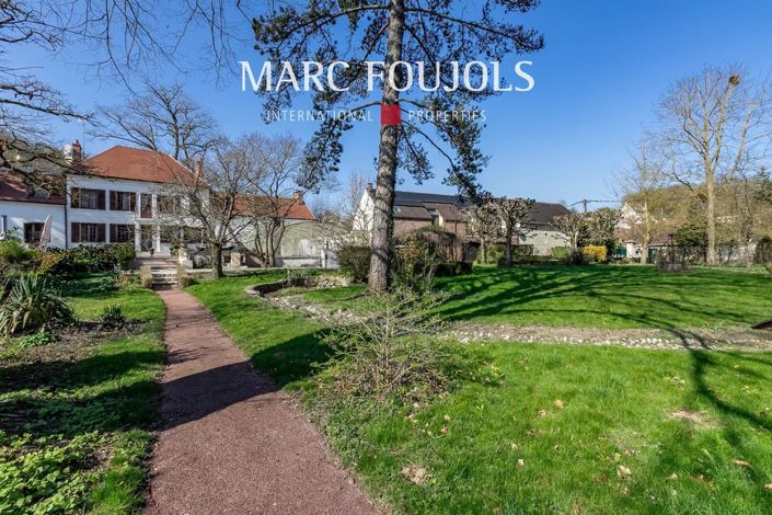 Image No.18-6 Bed House for sale