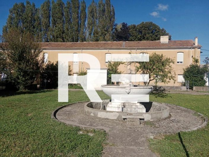 Image No.10-8 Bed House for sale