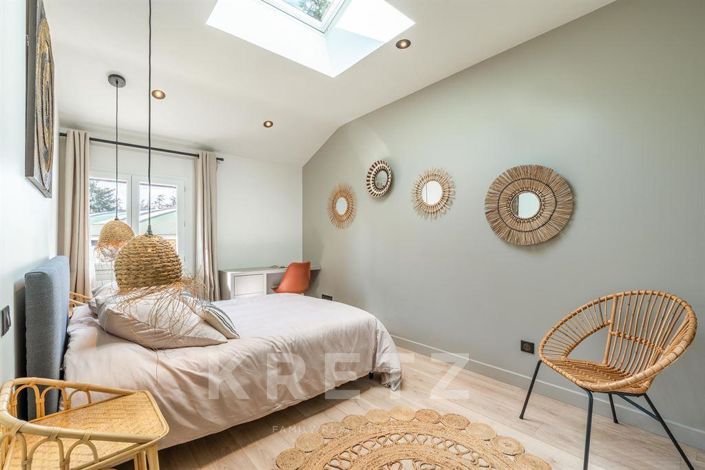 Image No.9-6 Bed House for sale