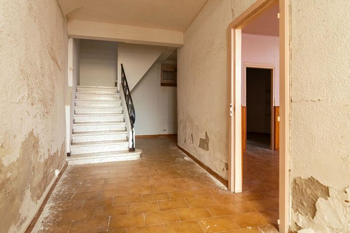 Image No.8-4 Bed House for sale