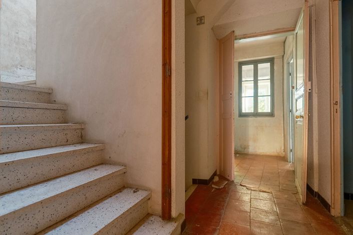 Image No.9-4 Bed House for sale