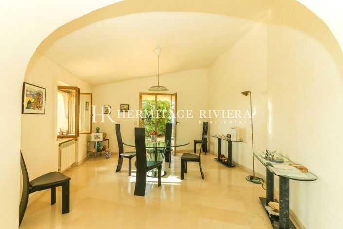 Image No.11-5 Bed House for sale