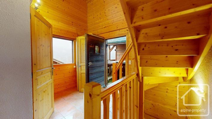 Image No.10-3 Bed Property for sale