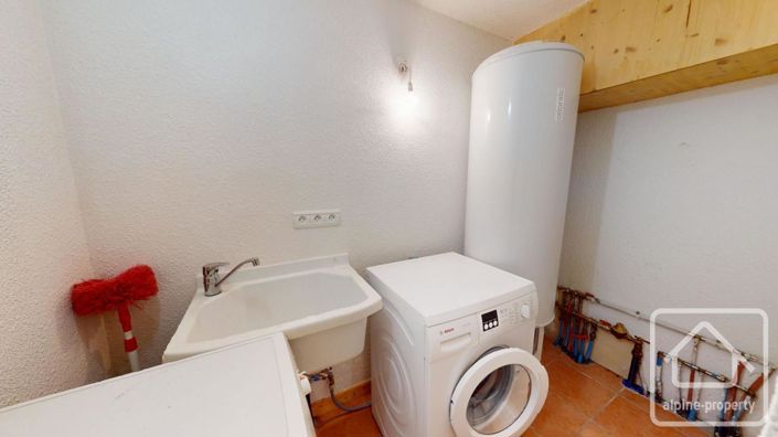 Image No.22-3 Bed Property for sale