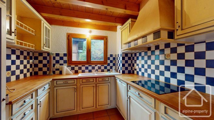 Image No.8-3 Bed Property for sale