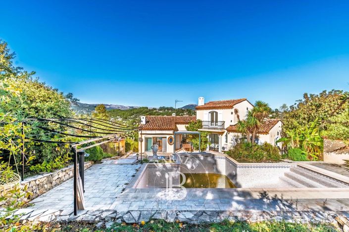 Image No.17-6 Bed House for sale