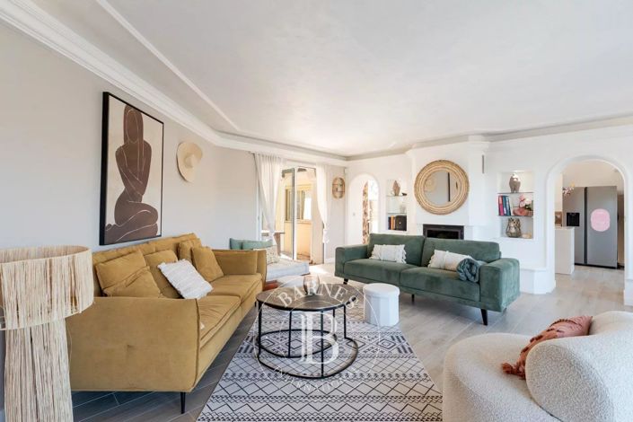 Image No.4-6 Bed House for sale