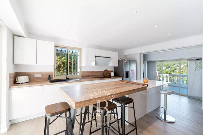 Image No.7-6 Bed House for sale