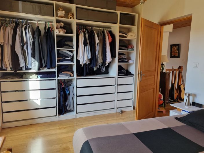 Image No.20-4 Bed House for sale