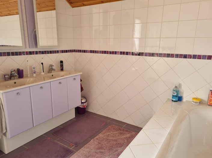 Image No.22-4 Bed House for sale