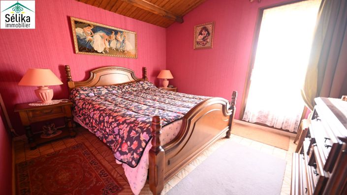 Image No.10-4 Bed House for sale