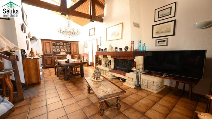 Image No.3-4 Bed House for sale