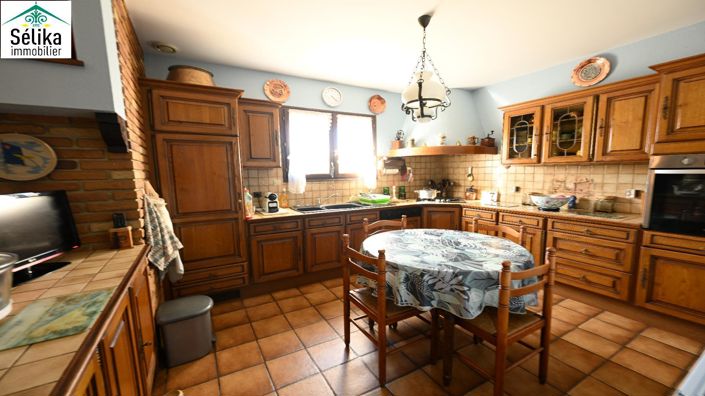 Image No.5-4 Bed House for sale