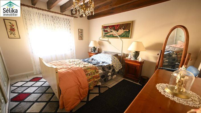 Image No.8-4 Bed House for sale