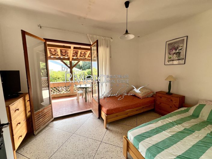 Image No.5-2 Bed House for sale