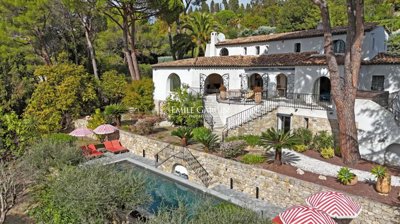 5 Bed House for sale