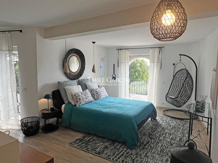 Image No.8-5 Bed House for sale