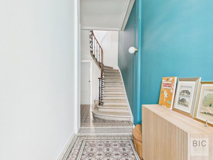 Image No.3-4 Bed House for sale