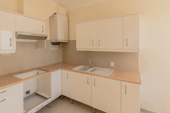 Image No.15-2 Bed House for sale