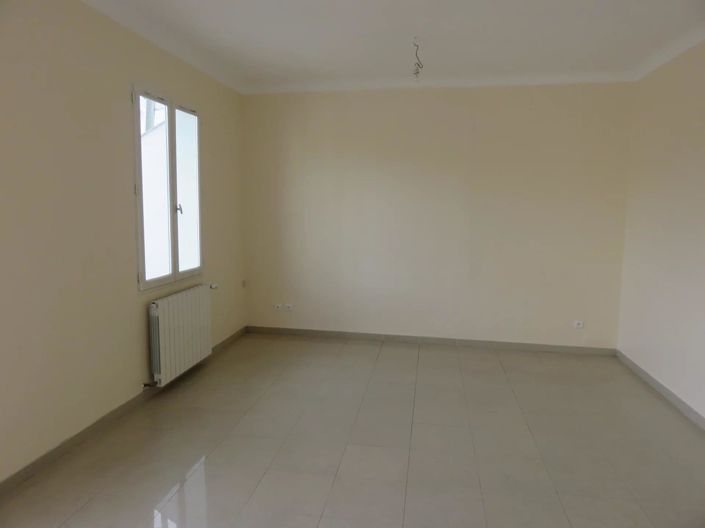 Image No.18-2 Bed House for sale