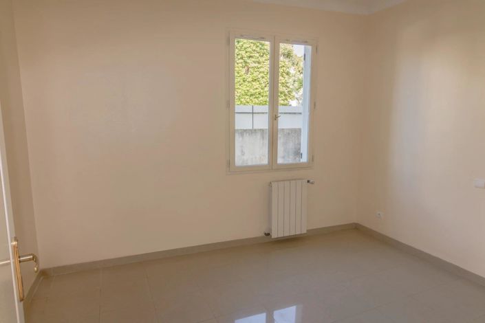 Image No.18-2 Bed House for sale