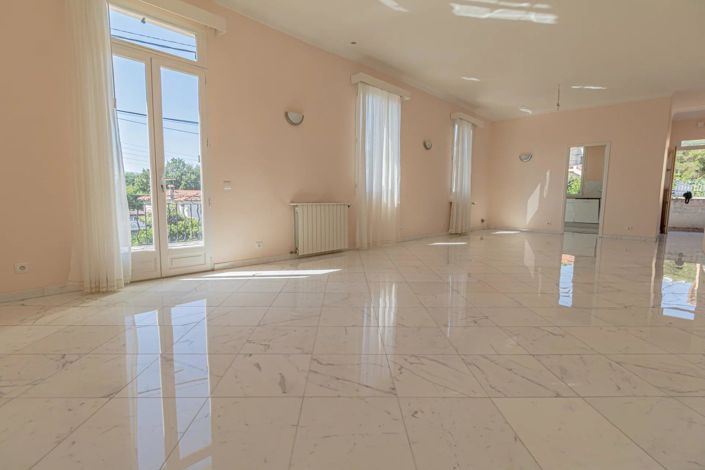 Image No.2-2 Bed House for sale