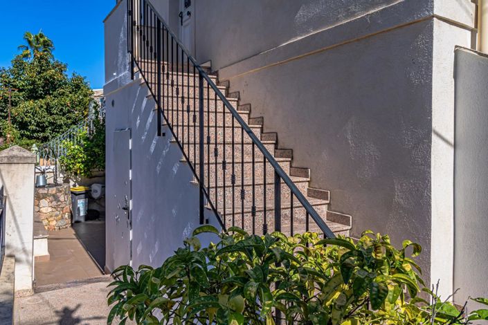 Image No.28-2 Bed House for sale