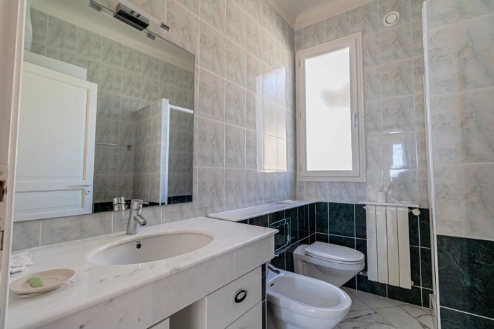 Image No.7-2 Bed House for sale