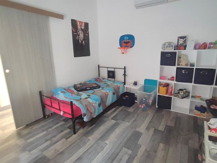 Image No.12-4 Bed House for sale